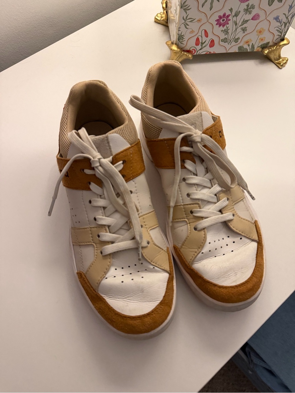 On Running Roger Clubhouse Sneaker